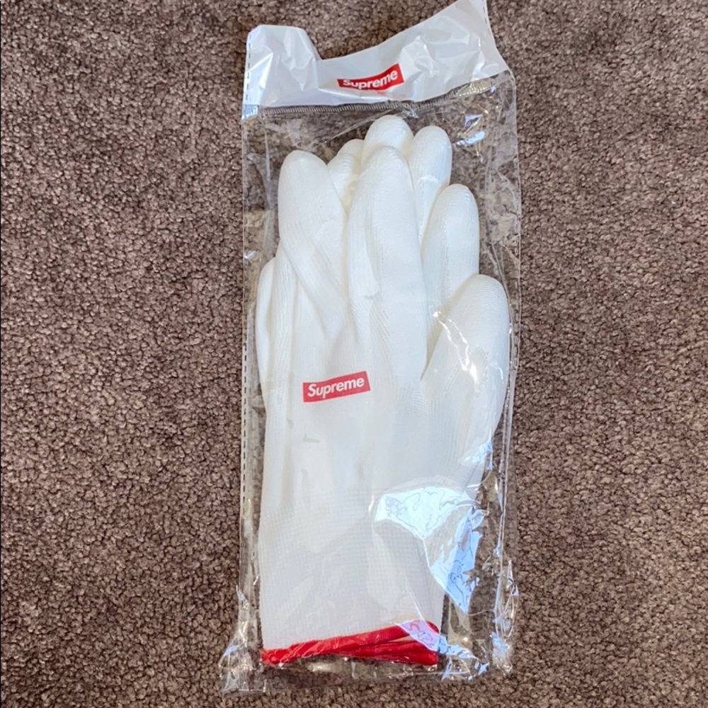Supreme Rubberized Gloves